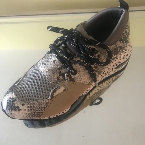 Steve Madden Sporty Cliff Sneaker - Picture 4 of 7